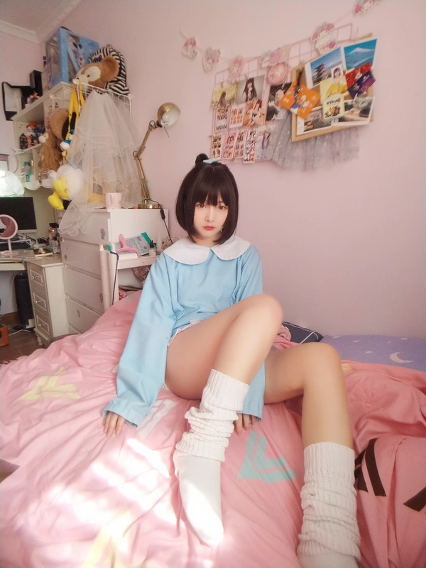 淡蓝衣白袜果足 - 古川kagura